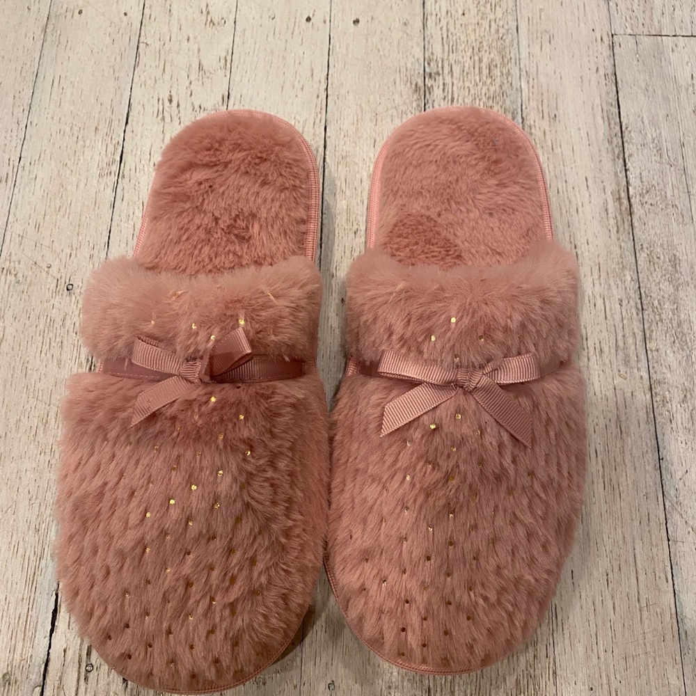 Park Ave couture pink slippers memory foam S/M